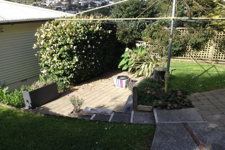 Photo of property in 12 Oriel Place, Tawa, Wellington, 5028