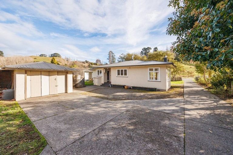 Photo of property in 36 Ongo Road, Hunterville, 4730