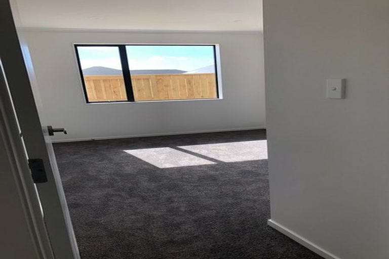 Photo of property in 12 Kaaka Street, Cambridge, 3434