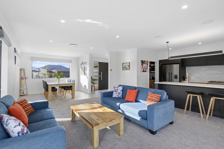 Photo of property in 17 Chimango Place, Rolleston, 7615