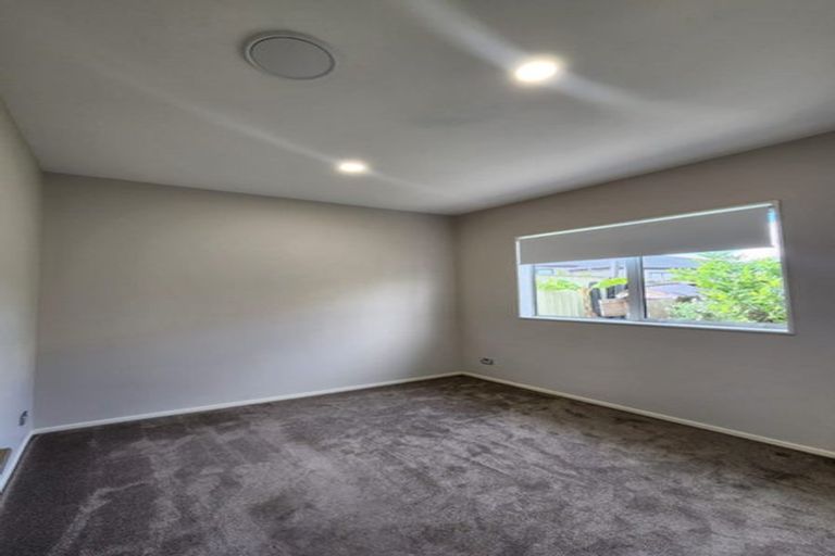 Photo of property in 14 Cloonlyon Drive, Flat Bush, Auckland, 2019