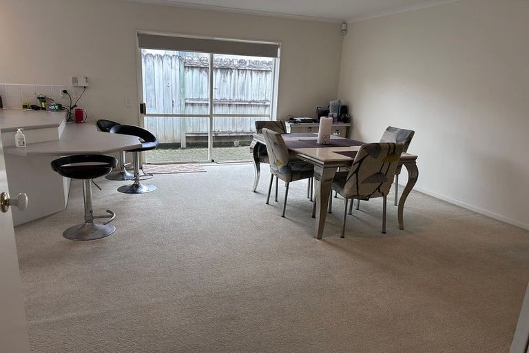 Photo of property in 53 Palmcrest Grove, Highland Park, Auckland, 2010