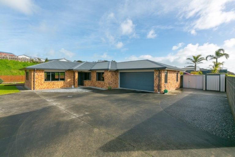 Photo of property in 5 Montrose Place, Highlands Park, New Plymouth, 4312