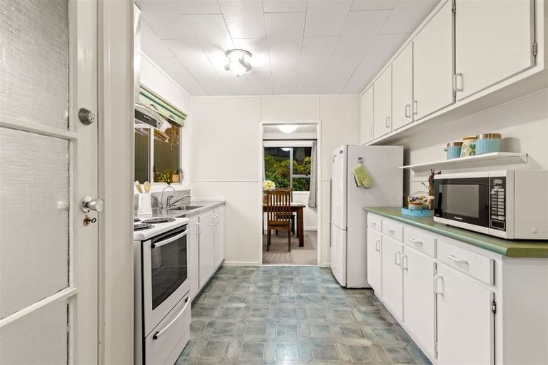 Photo of property in 2/4 Osmond Court, Sunnyvale, Auckland, 0612