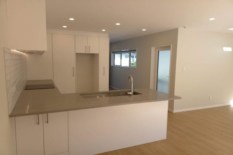 Photo of property in 39 Tui Glen Road, Birkenhead, Auckland, 0626