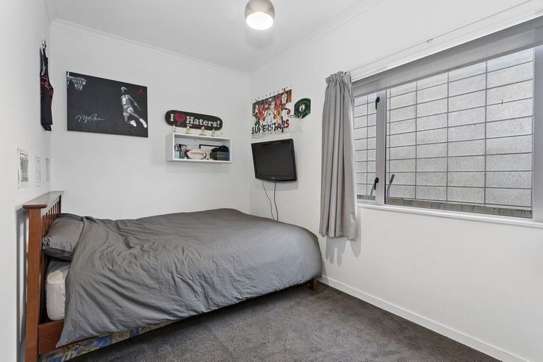 Photo of property in 56 Bowhill Road, New Brighton, Christchurch, 8083