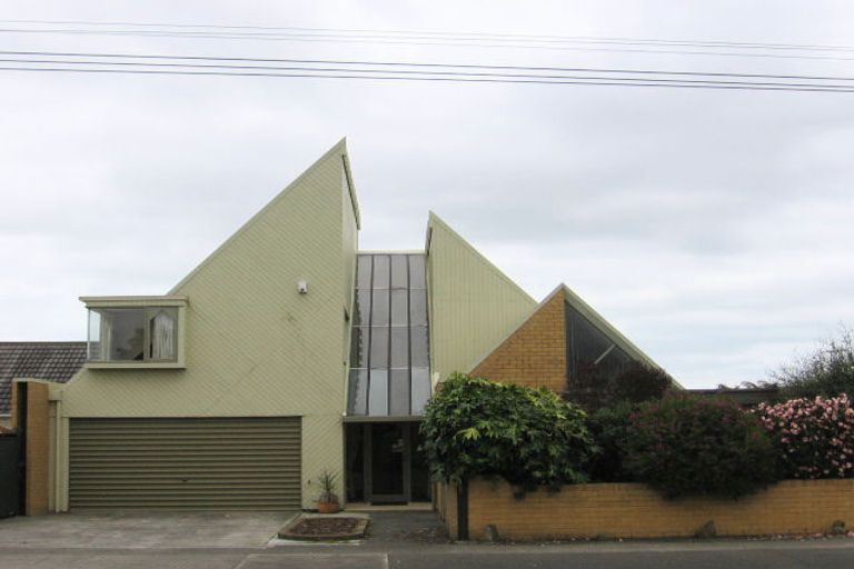 Photo of property in 39 Weraroa Road, Levin, 5510