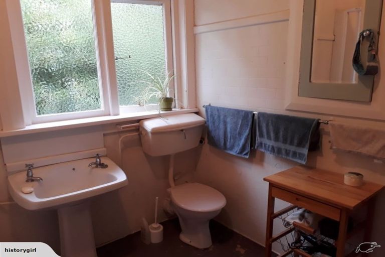 Photo of property in 2/134 Evans Bay Parade, Roseneath, Wellington, 6021