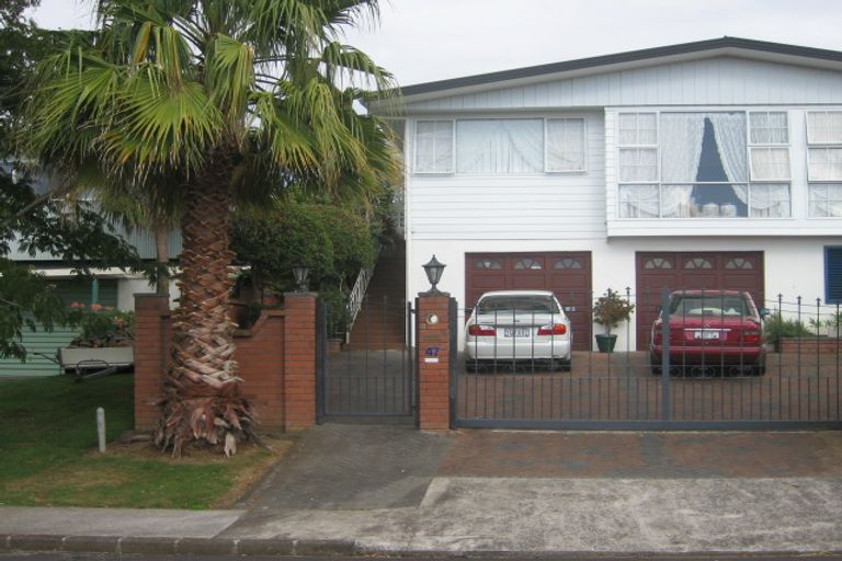 Photo of property in 47 Mcbreen Avenue, Northcote, Auckland, 0627