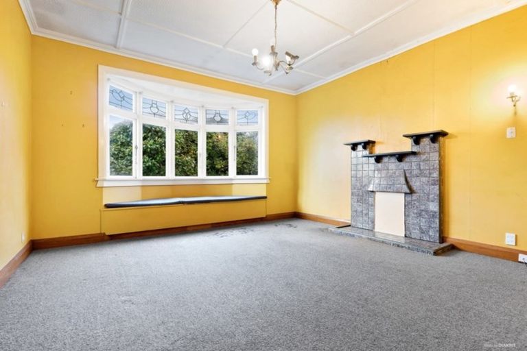 Photo of property in 54 Severn Street, Island Bay, Wellington, 6023