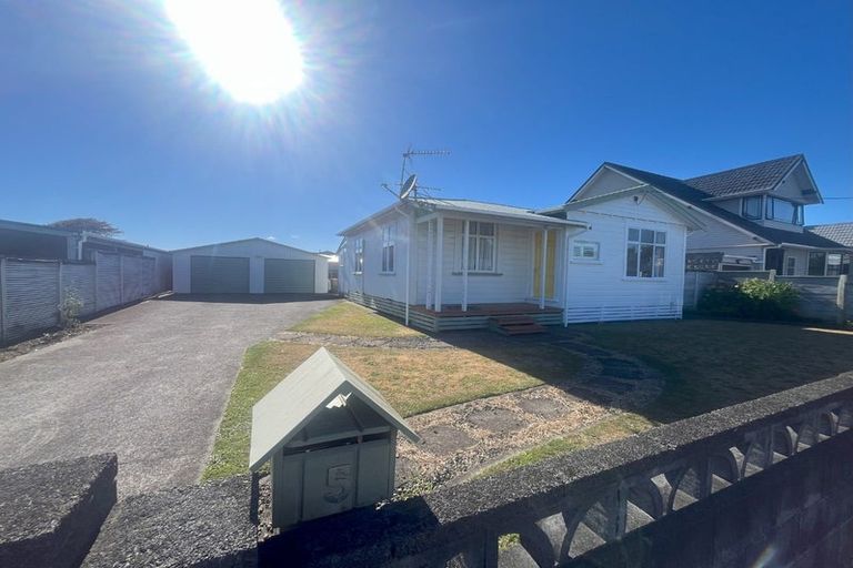 Photo of property in 5 Sanders Avenue, Westown, New Plymouth, 4310