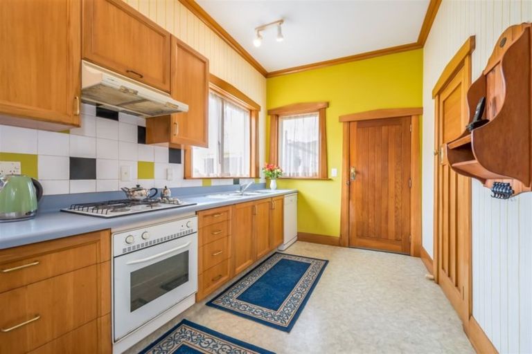 Photo of property in 47 Cambridge Terrace, Waiwhetu, Lower Hutt, 5010