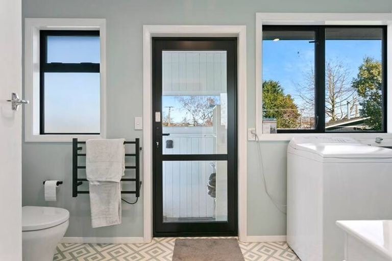 Photo of property in 18 Titoki Avenue, Waipahihi, Taupo, 3330