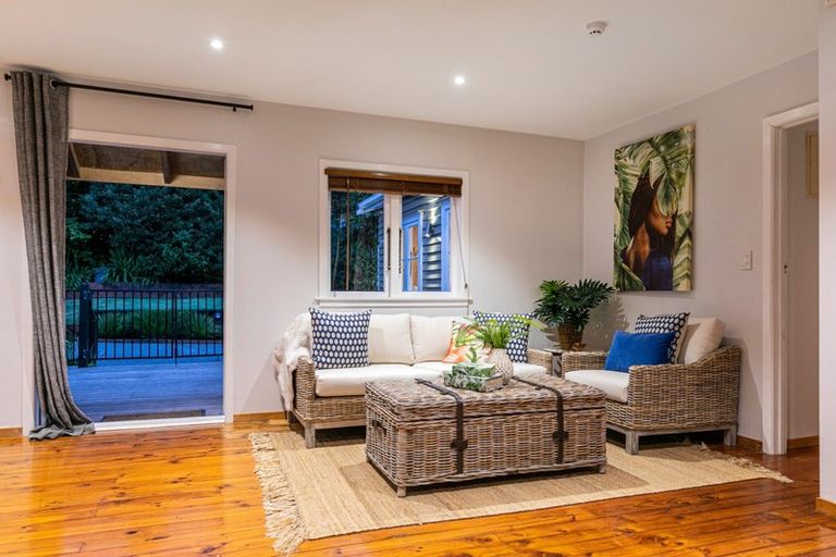 Photo of property in 7 Tipau Street, Torbay, Auckland, 0630