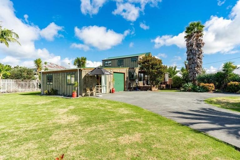 Photo of property in 1 Ferry Road, Waipu, 0510