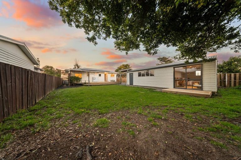 Photo of property in 37 Mckenzie Road, Mangere Bridge, Auckland, 2022