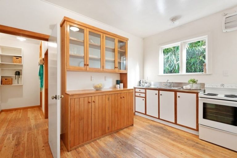 Photo of property in 117a Glenmore Street, Kelburn, Wellington, 6012