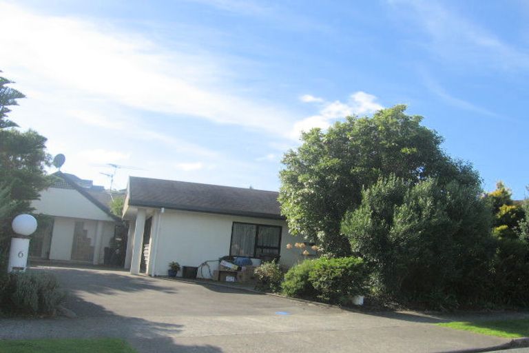 Photo of property in 6 Observatory Close, Whitby, Porirua, 5024