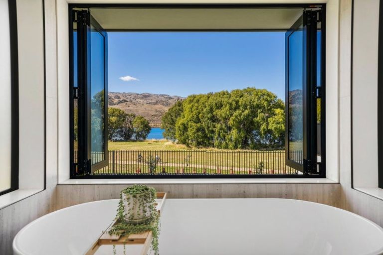 Photo of property in 8 Pegasus Court, Mount Pisa, Cromwell, 9383