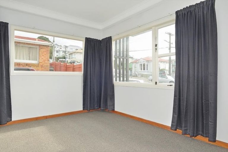 Photo of property in 76 Rintoul Street, Newtown, Wellington, 6021