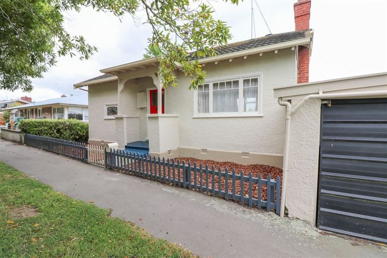 Photo of property in 1 Hertnon Street, West End, Timaru, 7910