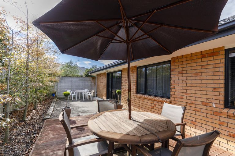 Photo of property in 23 Walnut Grove, Kelvin Grove, Palmerston North, 4414
