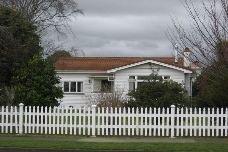 Photo of property in 124 Weraroa Road, Levin, 5510