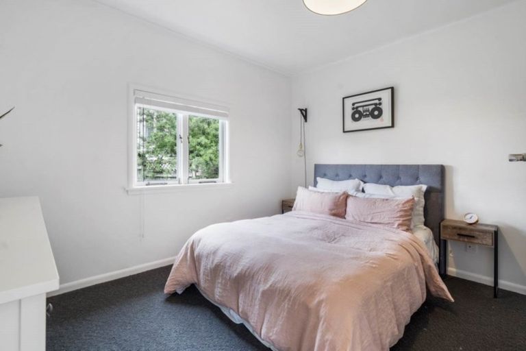 Photo of property in 1/21 Abbotleigh Avenue, Te Atatu Peninsula, Auckland, 0610