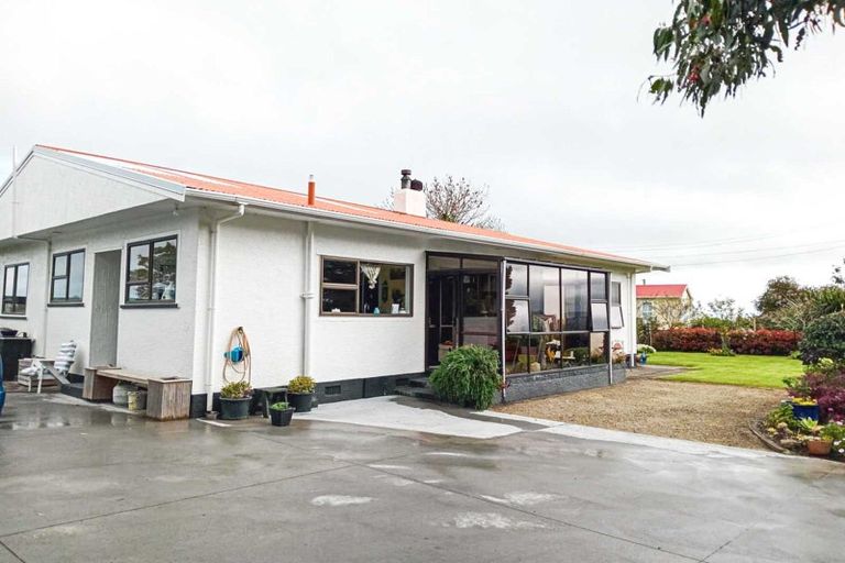 Photo of property in 28 Shakespeare Road, Bastia Hill, Whanganui, 4500