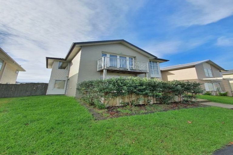 Photo of property in 11 Puweto Avenue, Takanini, 2112