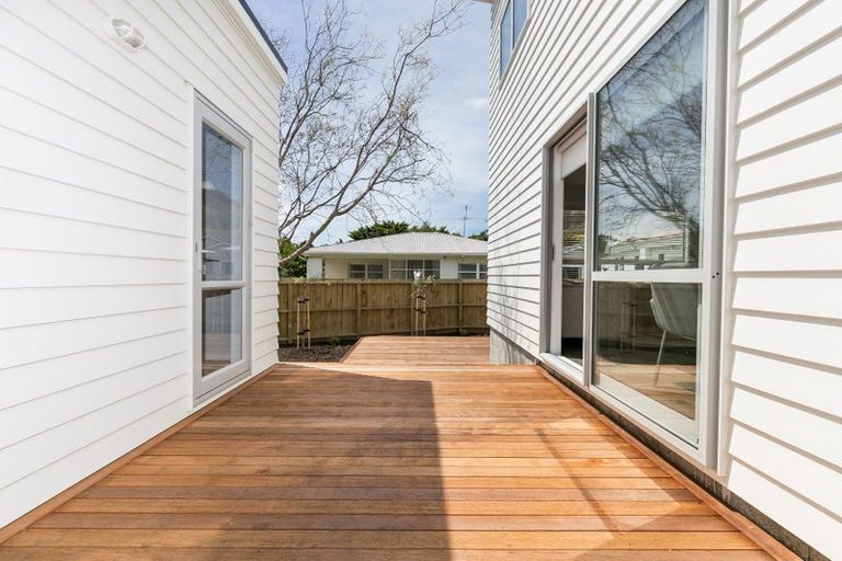 Photo of property in 41a Collins Avenue, Tawa, Wellington, 5028