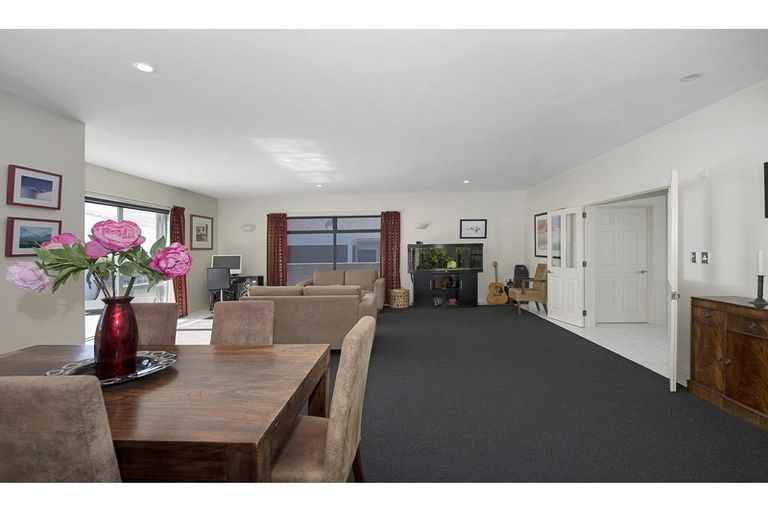 Photo of property in 191 Marine Parade, New Brighton, Christchurch, 8083