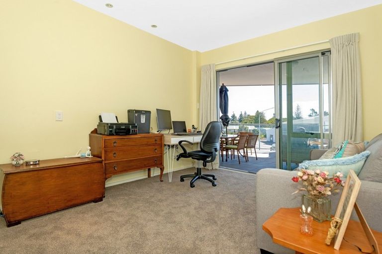 Photo of property in Bay View, 9/90 Customhouse Street, Gisborne, 4010