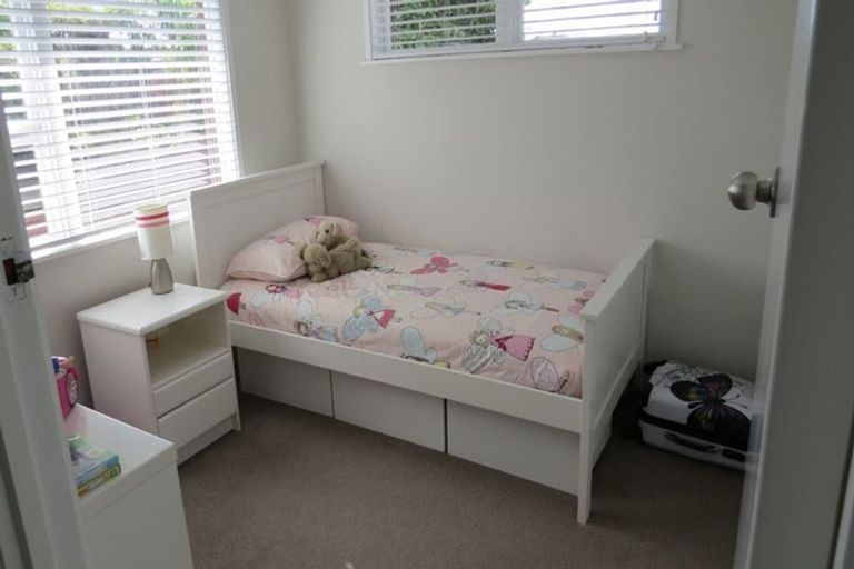 Photo of property in 1/51 Target Road, Totara Vale, Auckland, 0629