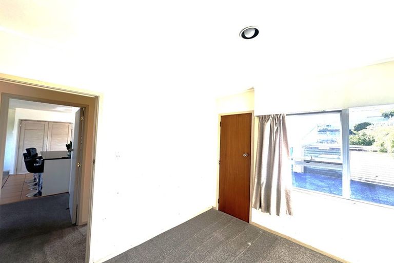 Photo of property in 4/70 West Coast Road, Glen Eden, Auckland, 0602