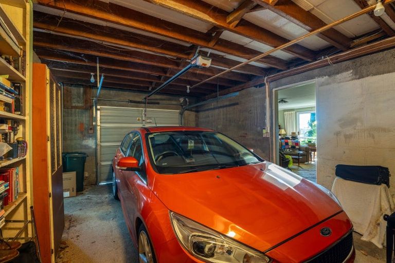 Photo of property in 32 Queens Road, Glen Avon, New Plymouth, 4312