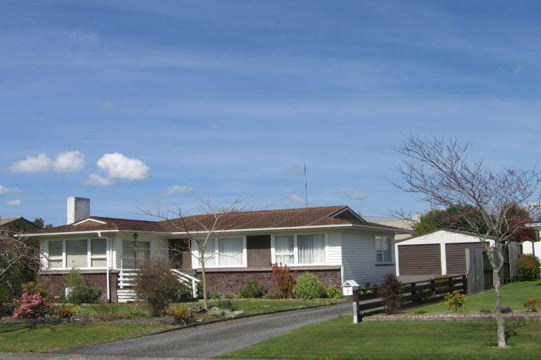 Photo of property in 16 Tawavale Street, Pukehangi, Rotorua, 3015