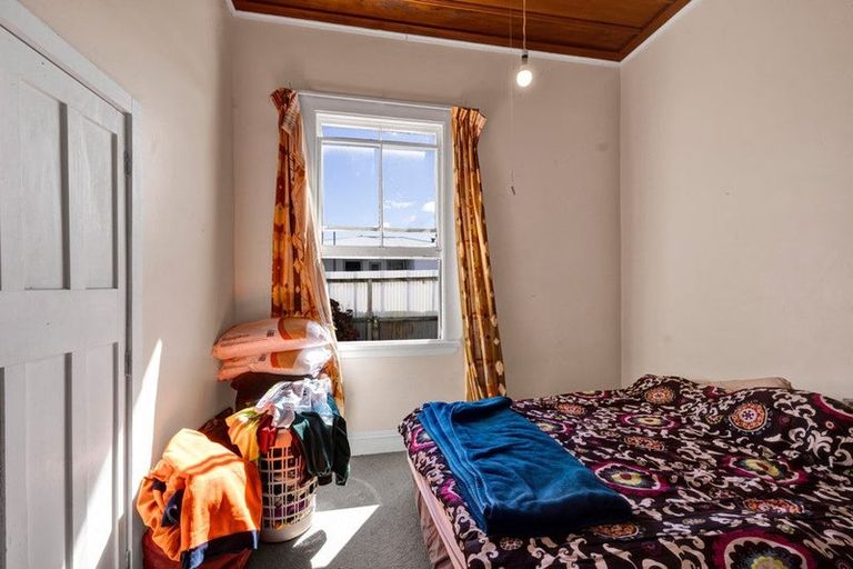 Photo of property in 12 Gloag Street, Waverley, 4510