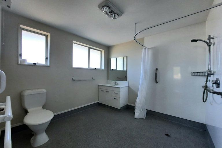 Photo of property in 1/73 Royal Park Drive, Parklands, Christchurch, 8083