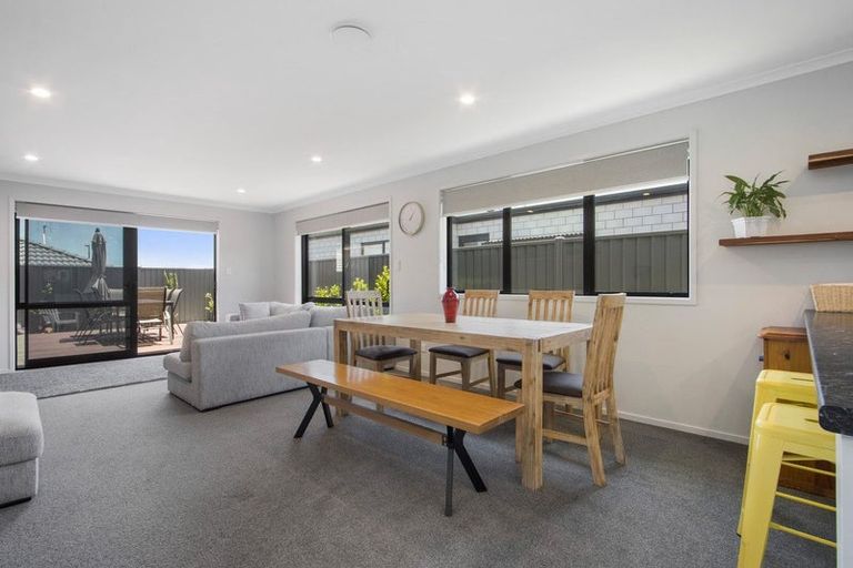 Photo of property in 5 Moss Lane, Omokoroa, 3114