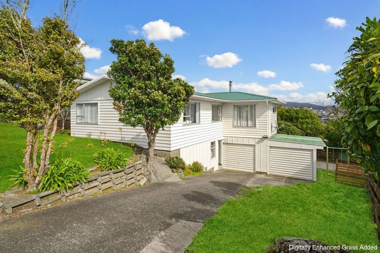 Photo of property in 77 Baylands Drive, Newlands, Wellington, 6037