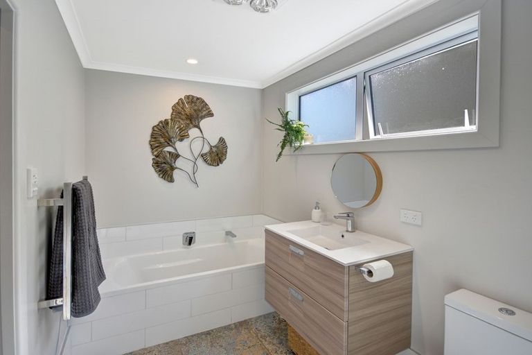 Photo of property in 230 Kenmure Road, Kenmure, Dunedin, 9011