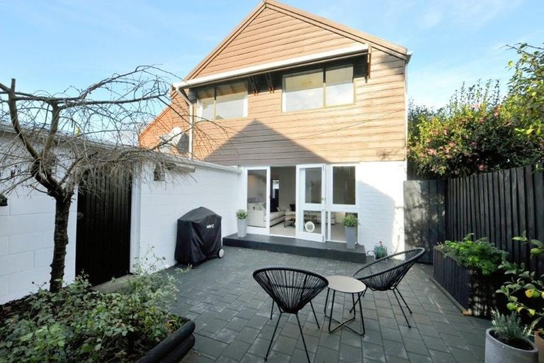 Photo of property in 2/71 Office Road, Merivale, Christchurch, 8014