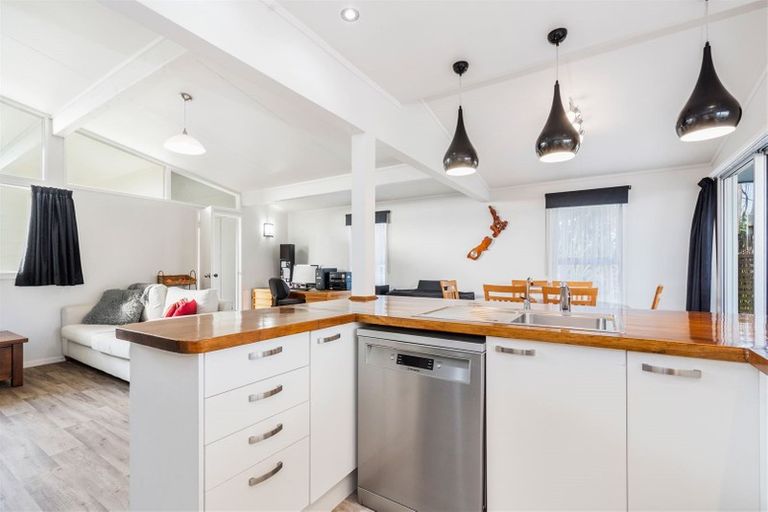 Photo of property in 4 Ross Street, Onerahi, Whangarei, 0110