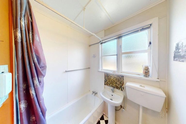 Photo of property in 11 Victory Place, Aramoho, Whanganui, 4500