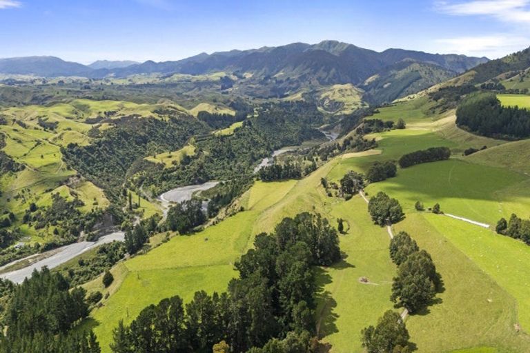 Photo of property in 1 Takapari Road, Pohangina, Ashhurst, 4884