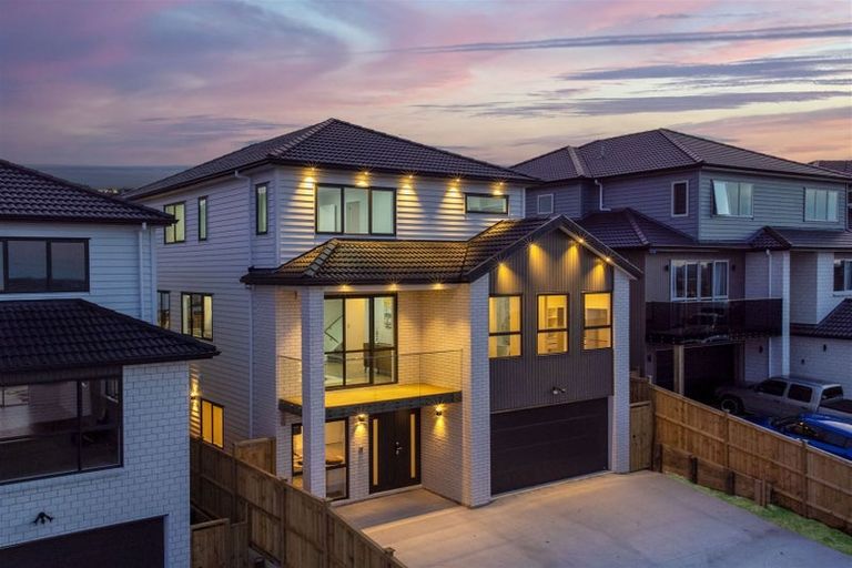 Photo of property in 4 Glann Lane, Flat Bush, Auckland, 2019