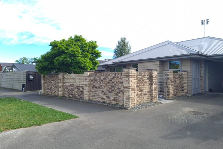 Photo of property in 80 Trafalgar Street, St Albans, Christchurch, 8014