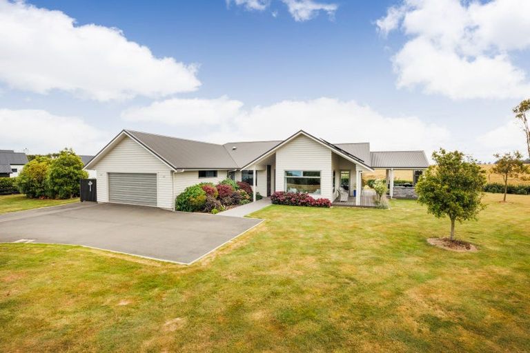 Photo of property in 20 Loveston Lane, Kelvin Grove, Palmerston North, 4470