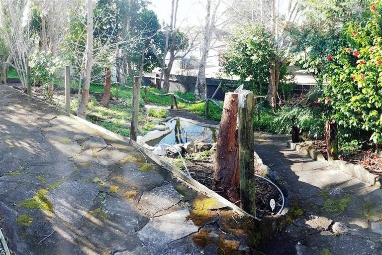 Photo of property in 98/98a Glenpark Avenue, Frankleigh Park, New Plymouth, 4310